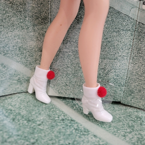 Coca Cola Majorette Barbie Doll Collector Edition 2001 Mattel #53974 - Picture 3 of 6